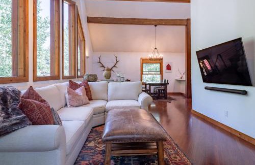 Ketchum House | 380 Sabala Unit A