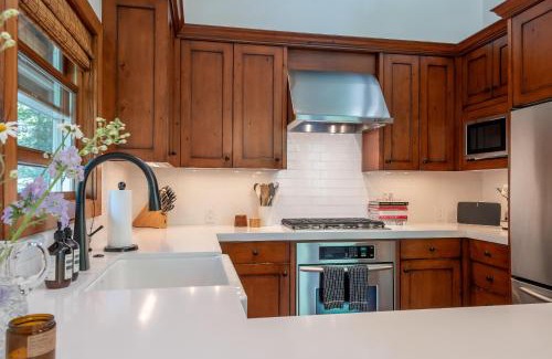 Ketchum House | 380 Sabala Unit A
