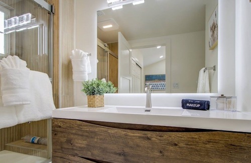Mission Fields House | 3892 Carmel Pearl 4 Bedroom Home by Redawning