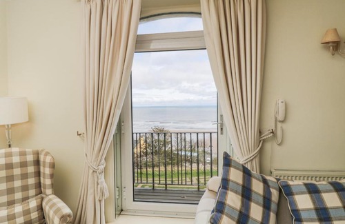 Muston Apartment | 38C The Crescent