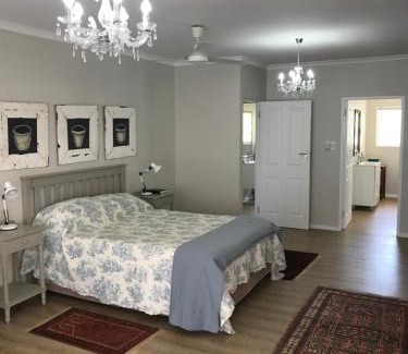 Jeffreys Bay House | 39 Kabeljauws Road Beach House