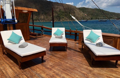 Labuan Bajo Boat Rental | 39 Meter Traditional Phinisi Boat