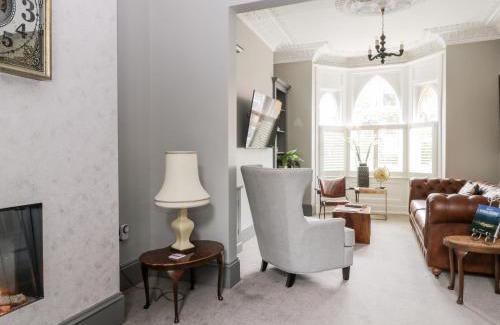 South Cliff House | 39 West Street
