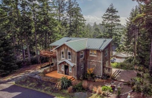 Manzanita House | 390 High MCA 567 - Meredith Lodging