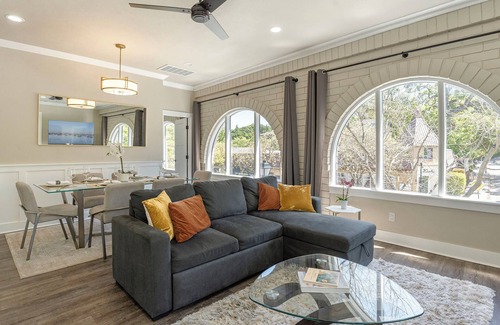 Saratoga Apartment | 3923 Heart of Saratoga - Charming Downtown Flat Near Cafes and Galleries
