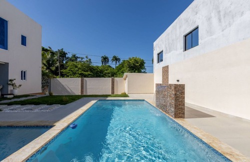 Barrio Las Yaguitas House | 394 B) Beautiful Room with Pool!