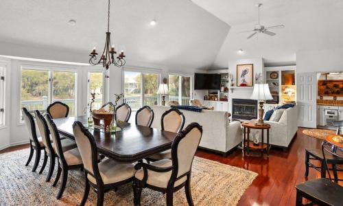 Saint Helena Island House | 395 Tarpon Blvd