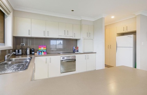 Berridale House | 3A Kunama - 4BR House l Central Location l Aircon l WiFi