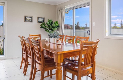 Berridale House | 3A Kunama - 4BR House l Central Location l Aircon l WiFi