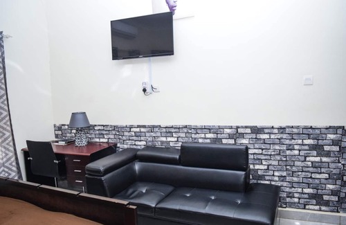 Akosombo House | 3A's Guest House