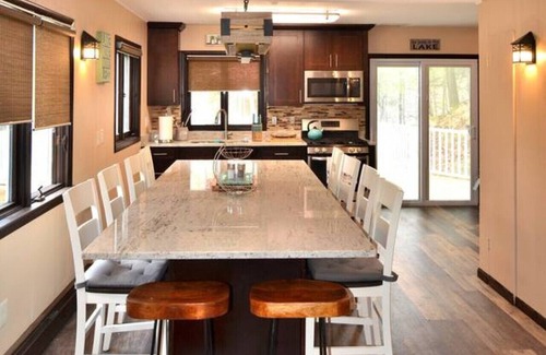 Hopatcong House | 3Acre LakeParadise SwimmingPool & Jacuzzi HotTub!