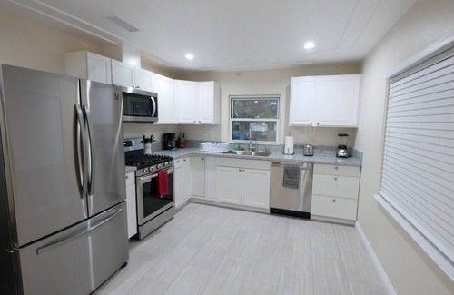 Fresno House | 3B/2Bth + Dinning in Historical Tower District