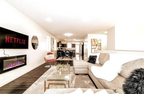 Jasper Place Apartment | 3B Executive Home - All King Beds - Fireplace - Garage
