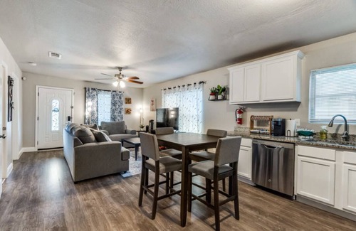McKinney House | 3B Near Historic Downtown McKinney