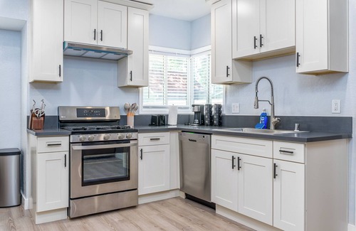 Sacramento House | 3BD/1B Close to Downtown