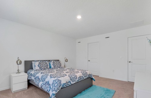 Kissimmee House | 3bd/2.5 stunning townhouse / Disney world/ seaward/ universal