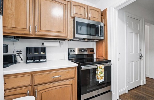 Bethesda House | 3Bd/2.5ba Townhome in Bethesda nr NIH and Metro