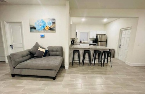 New Malibu House | 3BD/3BTH Home Near Downtown Orlando