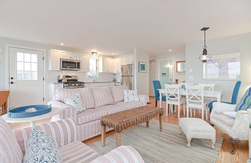 Brewster House | 3BD Beach Dunes Beachfront Lighthouse-A/C, Deck, Direct Water Access, Amazing Water Views & Sunsets