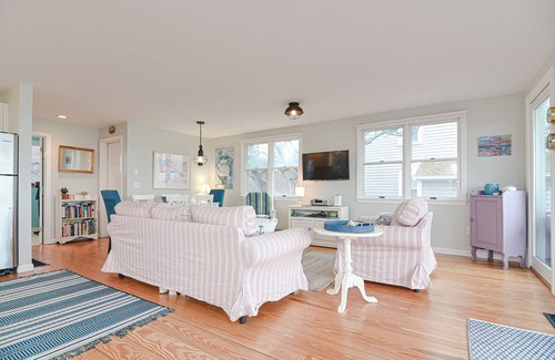 Brewster House | 3BD Beach Dunes Beachfront Lighthouse-A/C, Deck, Direct Water Access, Amazing Water Views & Sunsets