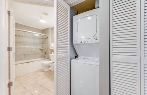 Surfside Historic District Resort | 3BD/Daytona - Beach, Pools, Lazy River, Bar, Slides