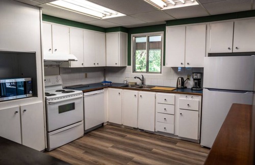 Garden Bay House | 3BD family home in Garden Bay!