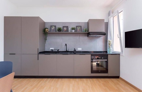 El Parc i la Llacuna del Poblenou Apartment | 3BD for Families in Poblenou next to the beach!