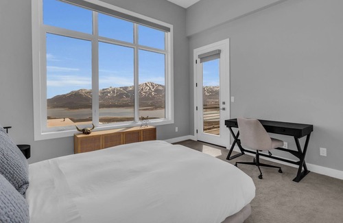 Hideout House | 3BD Hillside Retreat w/ Stunning Views!