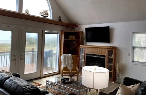 Brigands' Bay House | 3BD Home in Frisco. Right on the water- Sleeps 8.