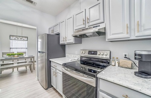 Downtown House | 3bd in Downtown Pensacola - 15 min to Beach - Park - Family Friendly