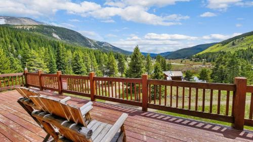 Sherwood Forest House | 3BD Mountain Retreat Near Trails