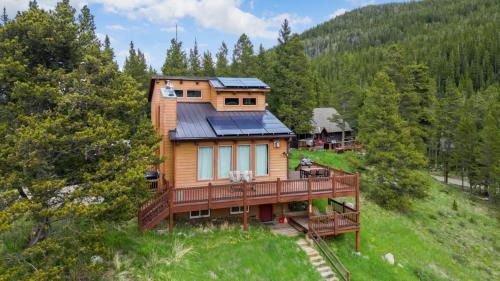 Sherwood Forest House | 3BD Mountain Retreat Near Trails