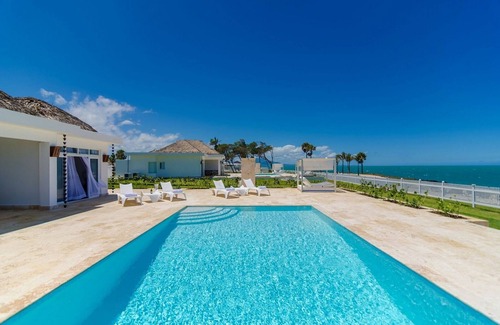 Playa Chiquita Villa | 3BD Oceanfront villa, private pool & golf cart, gym/tennis!