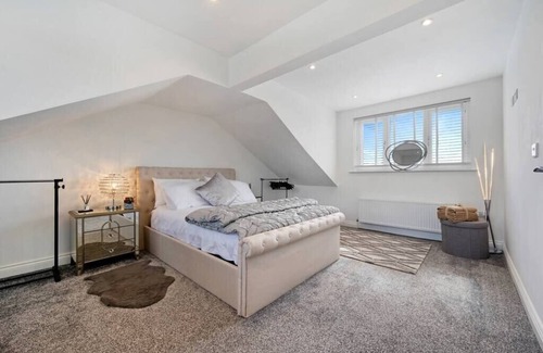 Walkden House | 3BD Retreat Boothstown Manchester