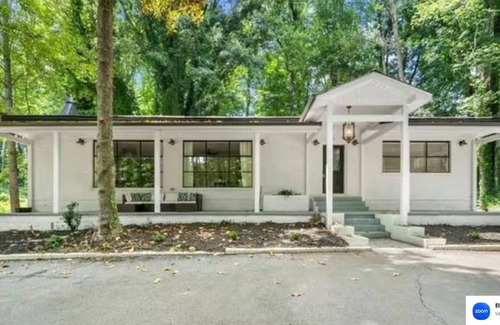 Winston - Salem House | 3BD Retreat Mins to Wake Forest & Downtown w/peaceful vibes