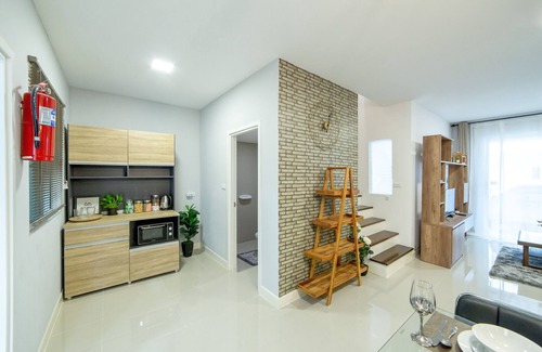 Tha Sala House | 3Bd room townhouse near shopping mall and International school + Free parking
