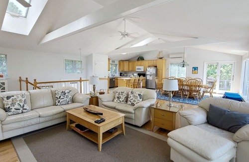 Truro House | 3BD Truro Hills Contemporary-A/C, Large Deck, Gorgeous Wooded Views, Ovesized Outdoor Shower