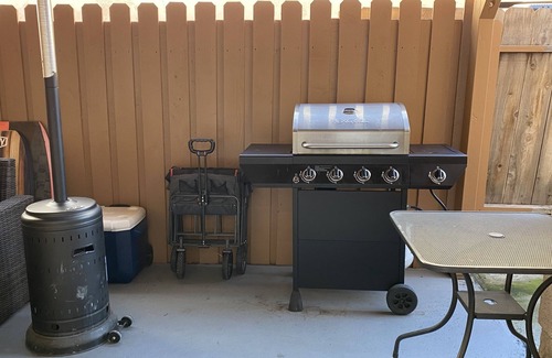 San Diego House | 3bd with TV and AC, 2 air mattress, 2ba, 15-20 minute to everything in San Diego