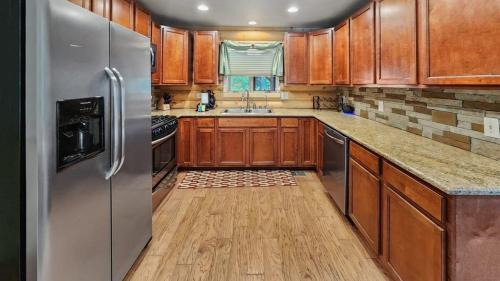 Blue Rock Springs House | 3BDR Creekside Cabin Near Trails and Main Street