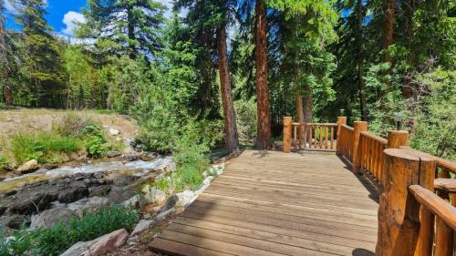 Blue Rock Springs House | 3BDR Creekside Cabin Near Trails and Main Street