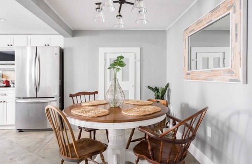 Marlyville - Fontainebleau Apartment | 3BDR Eclectic Apartment - For Families - Quiet - just walk to Tulane University