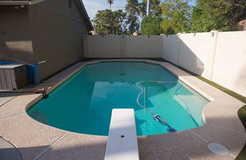 Tami Estates House | 3bdr Remodeled, pool resort living & putting Green