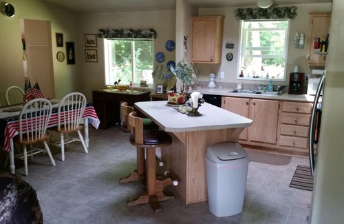Gasquet House | 3bdrm/2ba Home fenced 1 ac lot, Secluded, Convenient, Hiking, Fishing, Redwoods