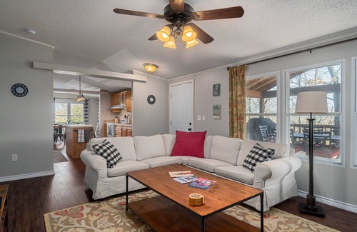 Kingston House | 3Bdrm Cozy Texoma Home w/Boatslip Internet NoPets