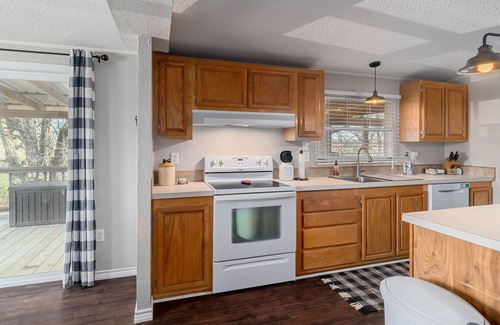 Kingston House | 3Bdrm Cozy Texoma Home w/Boatslip Internet NoPets