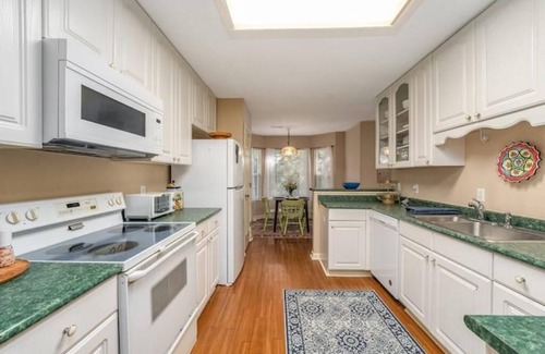 Bluffton House | 3BDRM Near Old Town; Golf Cart Access, Porch with Grill, Firepit