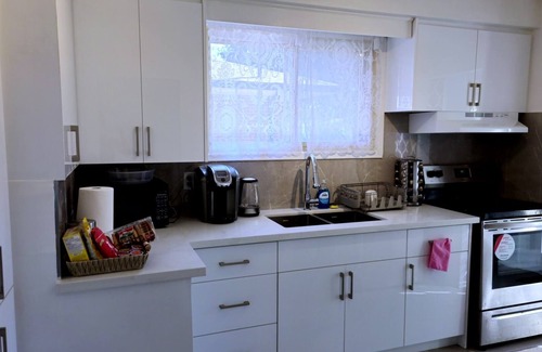 Burlington House | 3bdrm Suite: 50mins to Niagara Falls & Toronto; 20mins to McMaster Uni & Mohawk