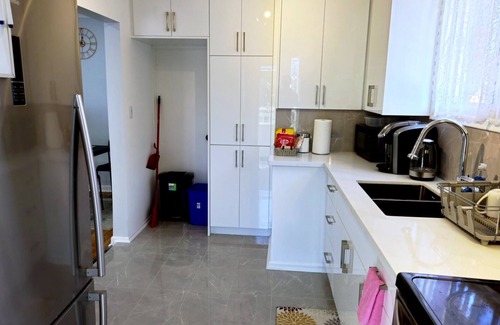 Burlington House | 3bdrm Suite: 50mins to Niagara Falls & Toronto; 20mins to McMaster Uni & Mohawk