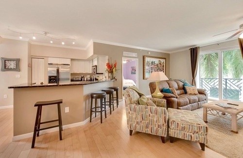 Pineapple Grove Arts District Condo | 3bed/2ba DNTWN DELRAY BEACH, WALK TO BEACH, FOOD & SHOPS!