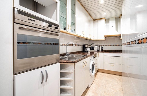 El Parc i la Llacuna del Poblenou Apartment | 3bed/2bath with terrace near the beach in Poblenou